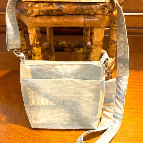 Handmade Cotton Mini Crossbody Bag with Lining and Magnetic Snap Closure - Picture 3 of 6